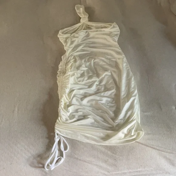 Windsor Cream Halter Dress Size Medium - Picture 2 of 4